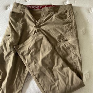 Men’s 32x30 wrangler cargo pants